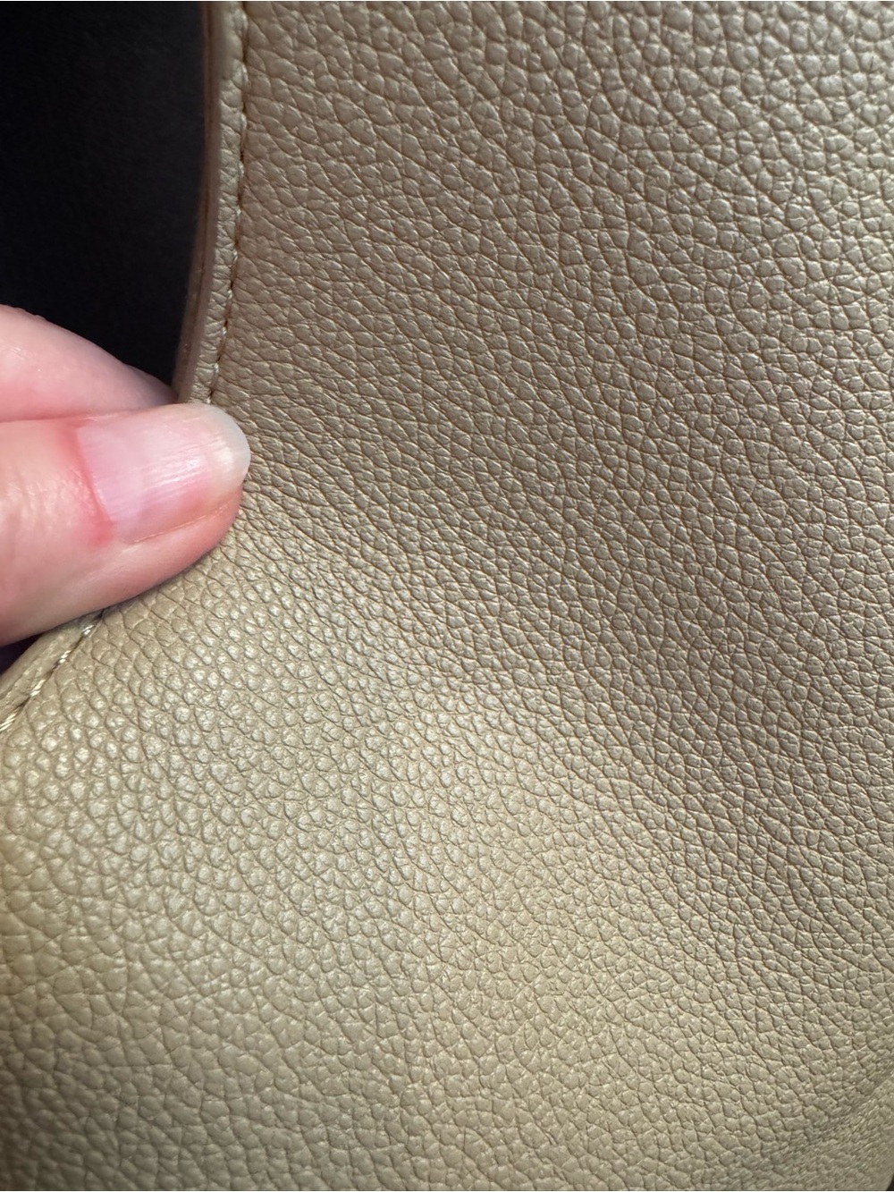 BCBG Hobo Crescent Light Tan Faux Pebbled Leather Slouch Bag Purse Key Fob - Picture 10 of 17